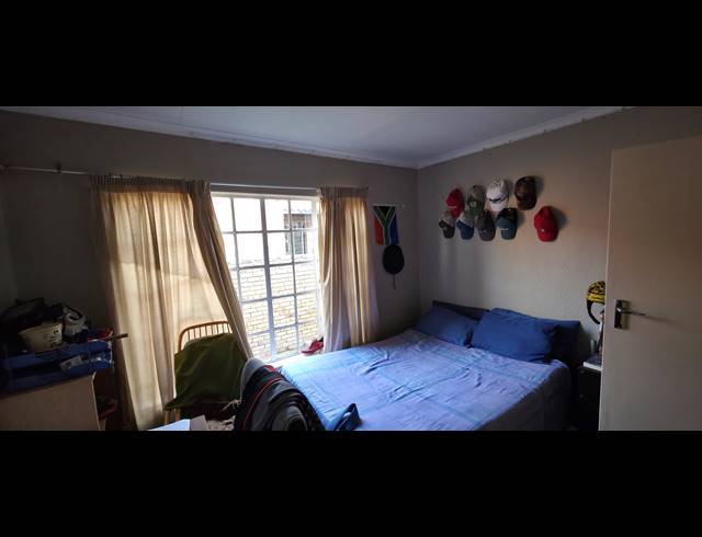 3 BEDROOM FREEHOLD TO LET IN DIE HEUWEL